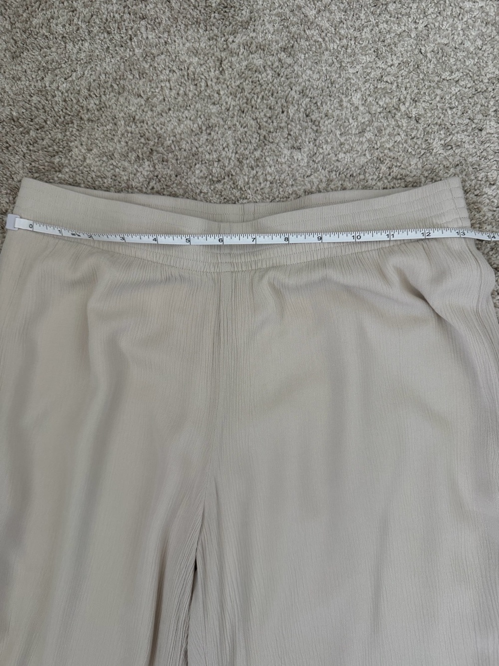 Aritzia Babaton ECOVERO™ Relaxed Straight-Leg Pants - Cream/Ivory - Size Small - Picture 12 of 16